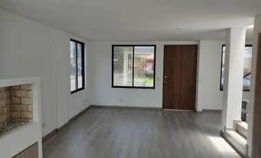 SE ARRIENDA HERMOSA CASA CONJUNTO GERONA - VDA CERCA DE PIEDRA