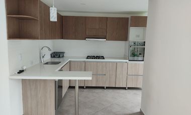 SE ARRIENDA HERMOSA CASA CONJUNTO GERONA - VDA CERCA DE PIEDRA