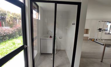 SE ARRIENDA HERMOSA CASA CONJUNTO GERONA - VDA CERCA DE PIEDRA