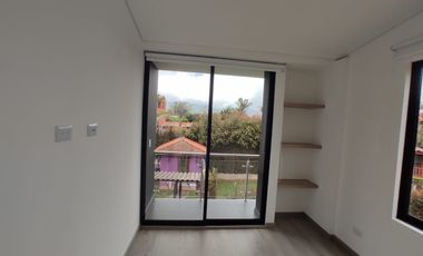 SE ARRIENDA HERMOSA CASA CONJUNTO GERONA - VDA CERCA DE PIEDRA