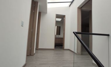 SE ARRIENDA HERMOSA CASA CONJUNTO GERONA - VDA CERCA DE PIEDRA