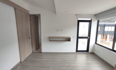 SE ARRIENDA HERMOSA CASA CONJUNTO GERONA - VDA CERCA DE PIEDRA
