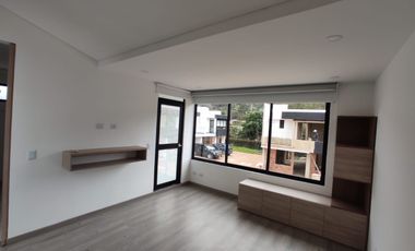 SE ARRIENDA HERMOSA CASA CONJUNTO GERONA - VDA CERCA DE PIEDRA