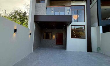 LUXURY 6-BR HOUSE  & LOT IN ANTIPOLO  VALLEY NEAR LRT-2 & SM MASINAG RFO