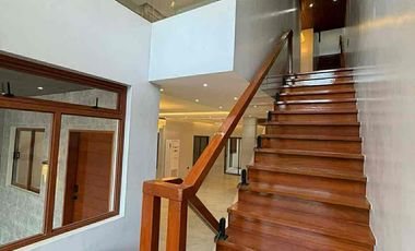 LUXURY 6-BR HOUSE  & LOT IN ANTIPOLO  VALLEY NEAR LRT-2 & SM MASINAG RFO