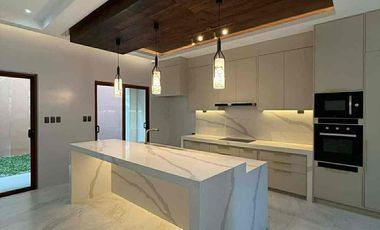 LUXURY 6-BR HOUSE  & LOT IN ANTIPOLO  VALLEY NEAR LRT-2 & SM MASINAG RFO