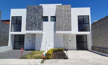 CASA EN VENTA EN FRACC DEL PRADO MORELIA