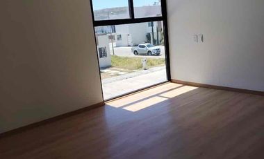 CASA EN VENTA EN FRACC DEL PRADO MORELIA