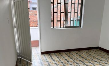VENTA DE CASA DE 2 PISOS INDEPENDIENTES, PARA REMODELAR, 212 MT2, SECTOR LA MAGNOLIA, ENVIGADO, ANTIOQUIA