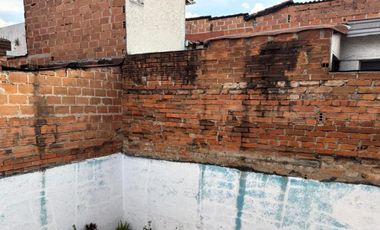VENTA DE CASA DE 2 PISOS INDEPENDIENTES, PARA REMODELAR, 212 MT2, SECTOR LA MAGNOLIA, ENVIGADO, ANTIOQUIA