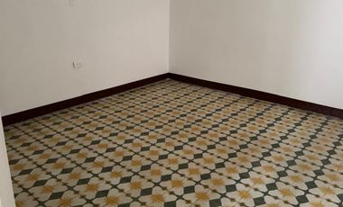 VENTA DE CASA DE 2 PISOS INDEPENDIENTES, PARA REMODELAR, 212 MT2, SECTOR LA MAGNOLIA, ENVIGADO, ANTIOQUIA