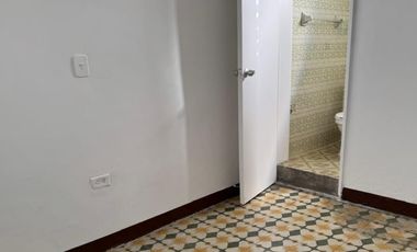 VENTA DE CASA DE 2 PISOS INDEPENDIENTES, PARA REMODELAR, 212 MT2, SECTOR LA MAGNOLIA, ENVIGADO, ANTIOQUIA