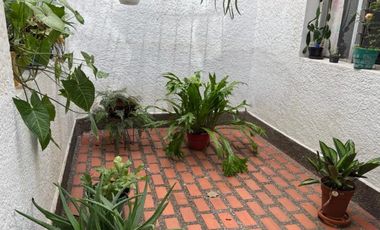 VENTA DE CASA DE 2 PISOS INDEPENDIENTES, PARA REMODELAR, 212 MT2, SECTOR LA MAGNOLIA, ENVIGADO, ANTIOQUIA