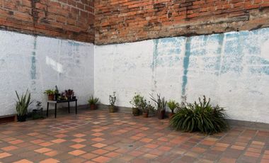 VENTA DE CASA DE 2 PISOS INDEPENDIENTES, PARA REMODELAR, 212 MT2, SECTOR LA MAGNOLIA, ENVIGADO, ANTIOQUIA