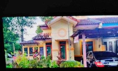 RUMAH 2 Lantai siap Huni