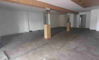 Ruko Ramai 3 Lantai Disewakan  di pandu raya Bogor Utara