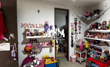 CASA EN VENTA EN VALLE IMPERIAL EN ESQUINA FRENTE A PARQUE/4 REC
