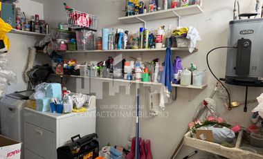 CASA EN VENTA EN VALLE IMPERIAL EN ESQUINA FRENTE A PARQUE/4 REC