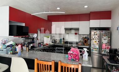 CASA EN VENTA EN VALLE IMPERIAL EN ESQUINA FRENTE A PARQUE/4 REC