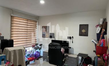CASA EN VENTA EN VALLE IMPERIAL EN ESQUINA FRENTE A PARQUE/4 REC