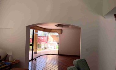 RENTO HERMOSA CASA - CAMPO ALEGRE 350 m2 CONSTRUCCIÓN - 4 DORMITORIOS.