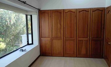 RENTO HERMOSA CASA - CAMPO ALEGRE 350 m2 CONSTRUCCIÓN - 4 DORMITORIOS.