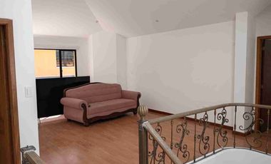RENTO HERMOSA CASA - CAMPO ALEGRE 350 m2 CONSTRUCCIÓN - 4 DORMITORIOS.