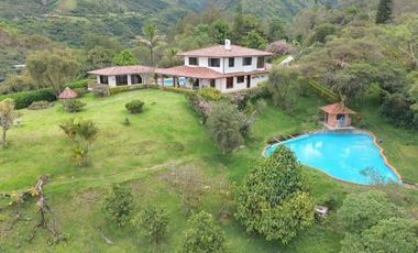 Lujosa finca en venta con 30.000m2T Sector Gualdéleg –Yunguilla Cuenca Ec.