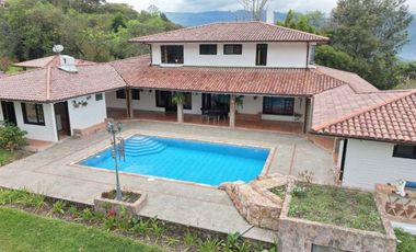 Lujosa finca en venta con 30.000m2T Sector Gualdéleg –Yunguilla Cuenca Ec.