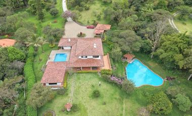 Lujosa finca en venta con 30.000m2T Sector Gualdéleg –Yunguilla Cuenca Ec.