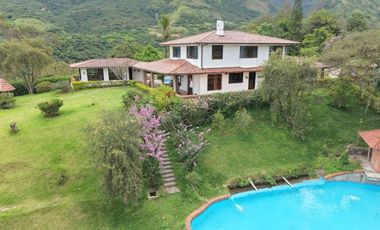 Lujosa finca en venta con 30.000m2T Sector Gualdéleg –Yunguilla Cuenca Ec.