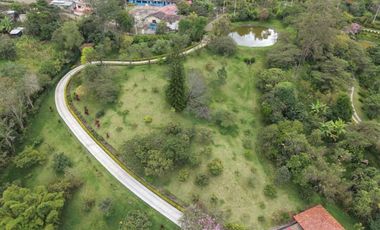 Lujosa finca en venta con 30.000m2T Sector Gualdéleg –Yunguilla Cuenca Ec.