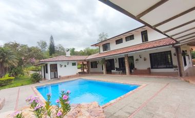 Lujosa finca en venta con 30.000m2T Sector Gualdéleg –Yunguilla Cuenca Ec.