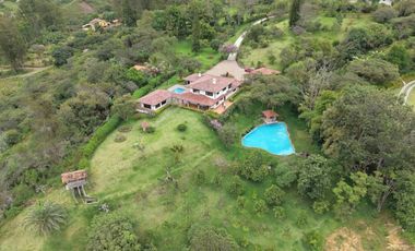 Lujosa finca en venta con 30.000m2T Sector Gualdéleg –Yunguilla Cuenca Ec.