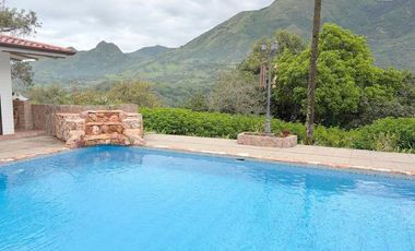 Lujosa finca en venta con 30.000m2T Sector Gualdéleg –Yunguilla Cuenca Ec.