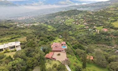 Lujosa finca en venta con 30.000m2T Sector Gualdéleg –Yunguilla Cuenca Ec.
