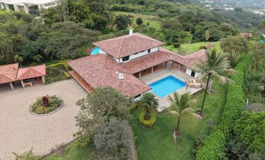 Lujosa finca en venta con 30.000m2T Sector Gualdéleg –Yunguilla Cuenca Ec.