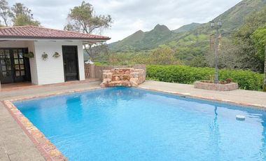 Lujosa finca en venta con 30.000m2T Sector Gualdéleg –Yunguilla Cuenca Ec.