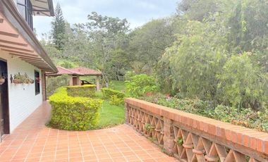 Lujosa finca en venta con 30.000m2T Sector Gualdéleg –Yunguilla Cuenca Ec.