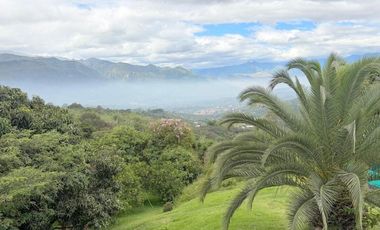 Lujosa finca en venta con 30.000m2T Sector Gualdéleg –Yunguilla Cuenca Ec.