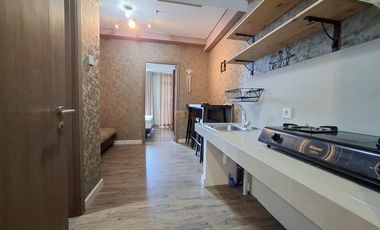 Industrial Cozy Furnished Disewakan 1BR Puri Orchard Cedar Heights, Dekat Mall Puri & Tol Bandara