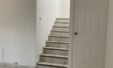 Casa en renta. Col. Jose Colomo. Villahermosa. Tabasco.