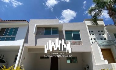 CASA EN RENTA EN FRACC. PALMA REAL AV. AVIACIÓN