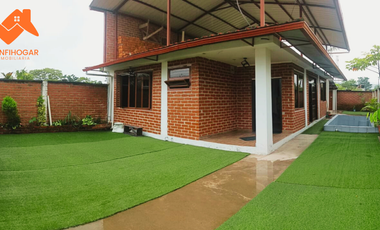 Casa Vacacional con Piscina: Terreno de 217,51 m²