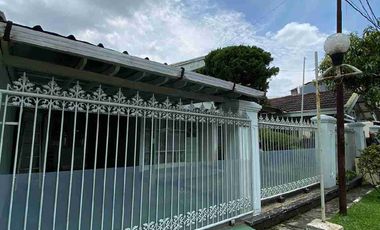 Rumah luas 1 lantai siap huni dan Asri, dekat UNINUS Margahayu Raya, mendekati NJOP