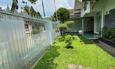 Rumah luas 1 lantai siap huni dan Asri, dekat UNINUS Margahayu Raya, mendekati NJOP