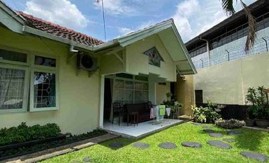 Rumah luas 1 lantai siap huni dan Asri, dekat UNINUS Margahayu Raya, mendekati NJOP