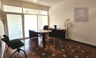 Oficina en renta en Ocotepec sobre avenida