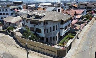 Casa en venta en Ambato /660 m2 de construccion