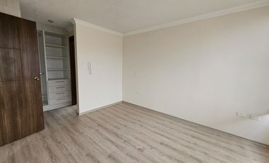 Tumbaco, Sector Villa Vega, Casa Estilo Moderna Adosada a un Solo Lado enVenta